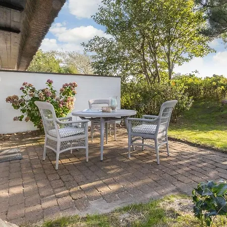 Garten-wohnung-wanderduene-mit-schoener-terrasse