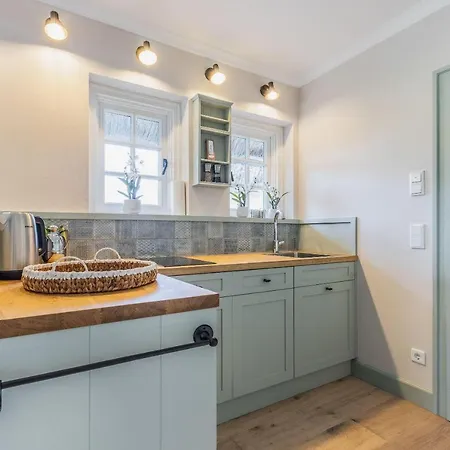 Garten-wohnung-wanderduene-mit-schoener-terrasse Lägenhet Keitum